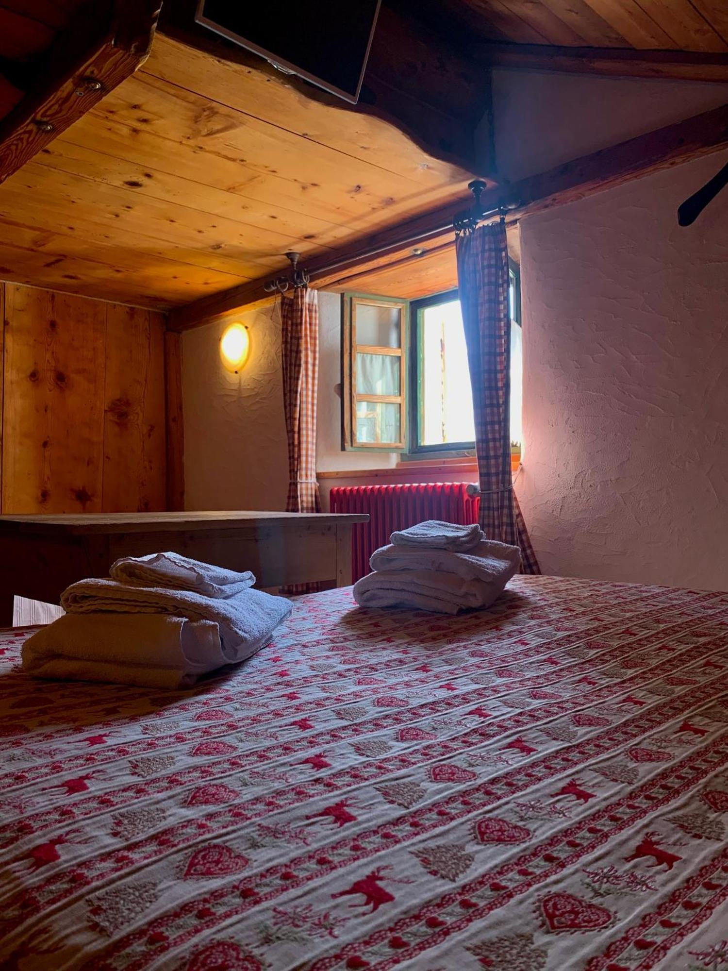 Chalet Del Lago チェレゾーレ・レアーレ エクステリア 写真